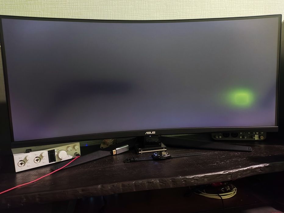 Продам НОВЫЙ монитор ASUS TUF 34" CURVED VG34VQL3A 180Гц.Разрешение 2K