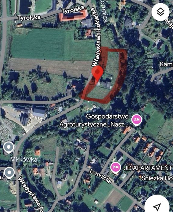 Działka zabudowana 65 arów