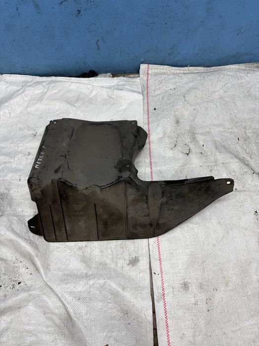 Opel Meriva a corsa d osłona silnika dolna prawa