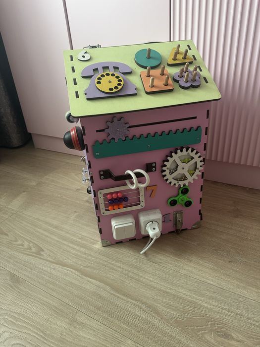 Дитяча іграшка Бізібудинок