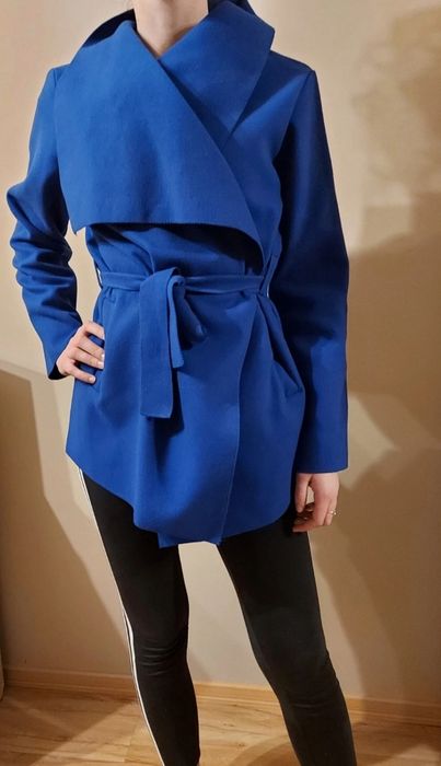 Flauszowy płaszcz z paskiem s m l