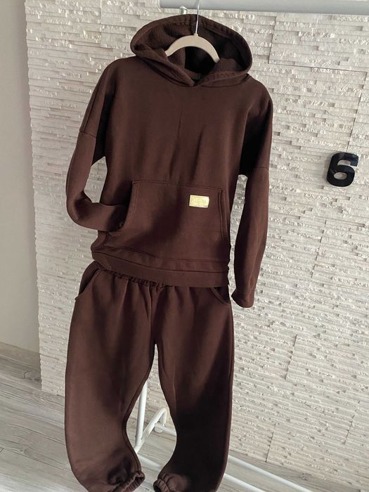 Luxury set dres czekoladowy joggery + bluza logo kangur