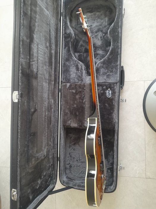 Epiphone Viola Bass Vintage Sunburst com estojo