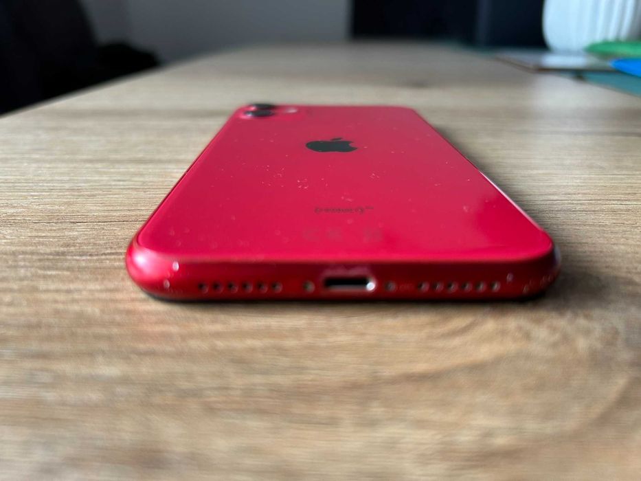 IPhone 11 czerwony
