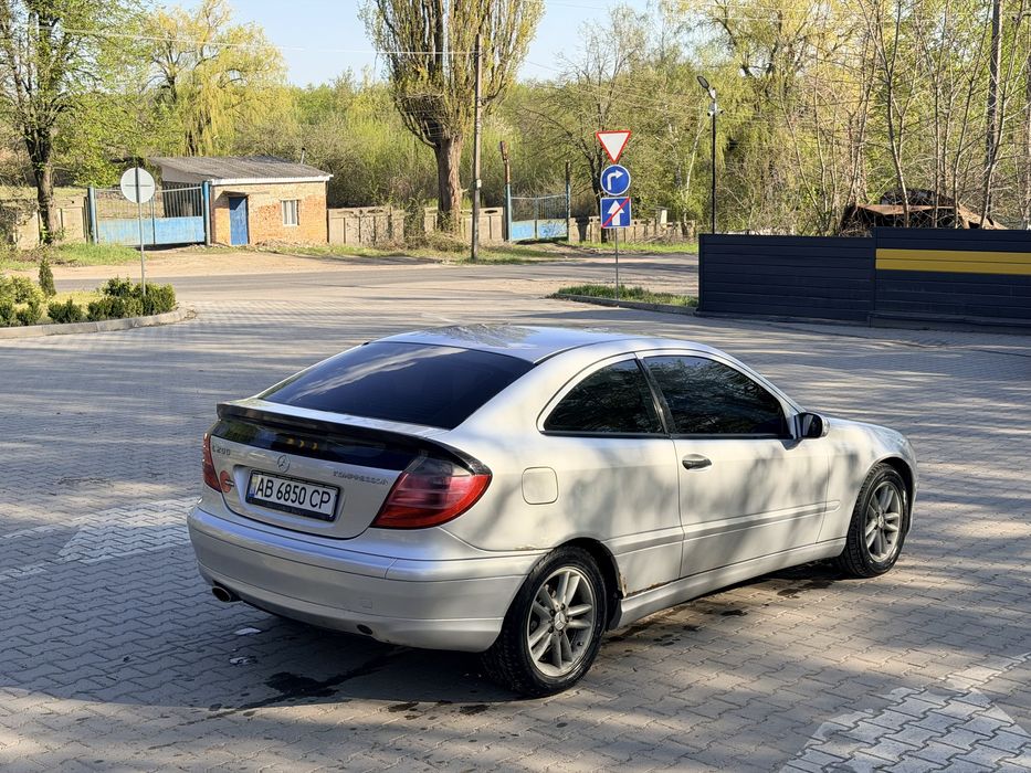 Mercedes-Benz C200