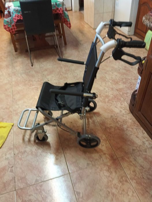 cadeira de rodas para idosos de resgate nova