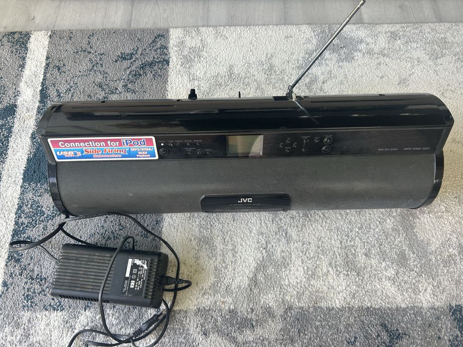 Rádio JVC CD/USB – Bom estado