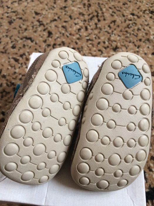 Дитячі кросівочки Clarks