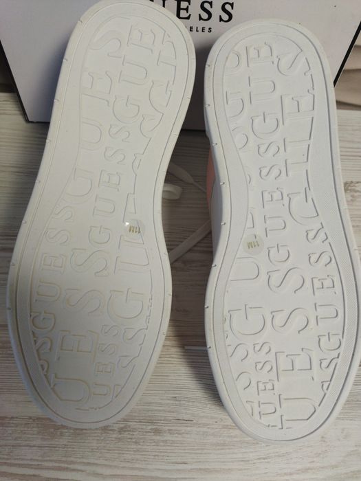 Жіночі кросівки Guess 41 р 42 р