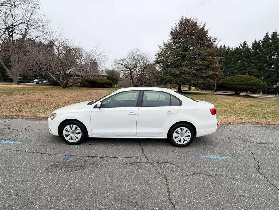 Volkswagen Jetta      2014