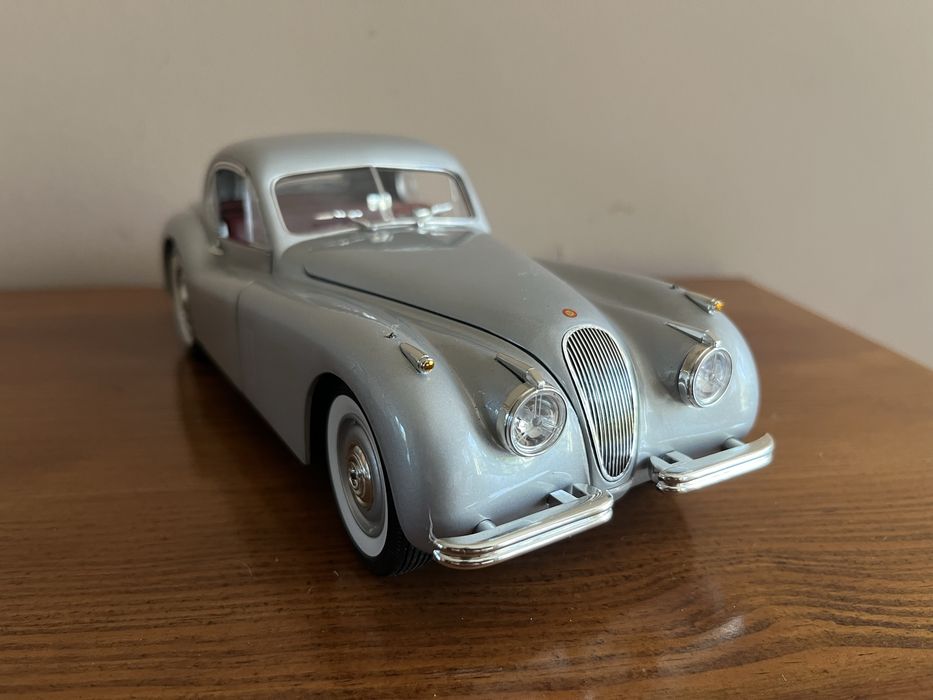 Sprzedam autko Jaguar XK120 Signature Models 1:18