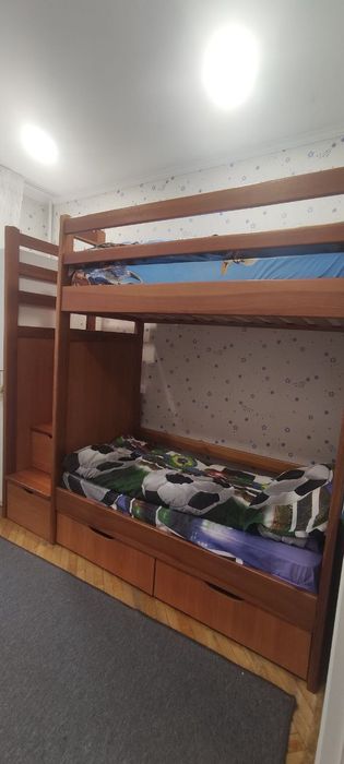 Продаємо дитяче двоповерхове ліжко