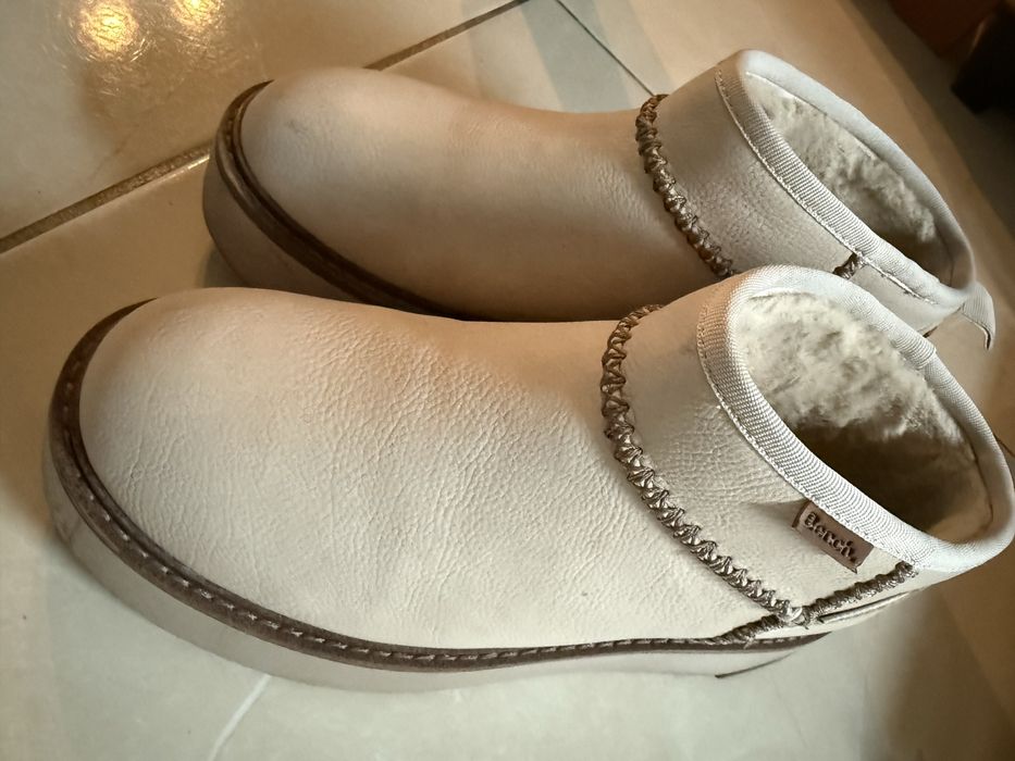 Buty typu EMU marki Bench