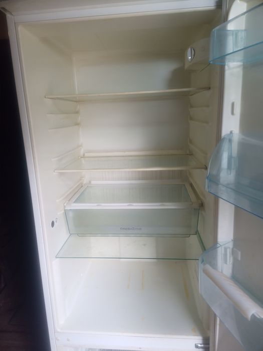 Продам холодильник б.в.