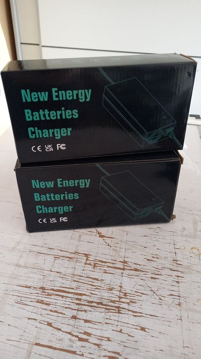 Carregadores eléctricos trotinete d88, 67.2V2A, a funcionar