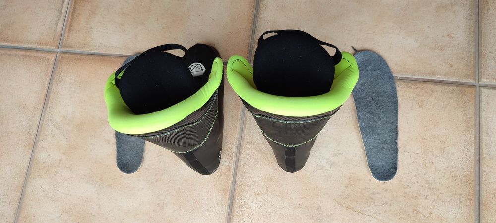 Vendo botas de ski em muito bom estado número 23,5 serve do 33 ao 36