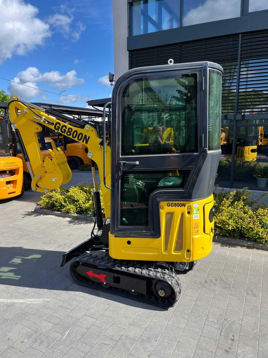 Nowa minikoparka Gunter Grossmann GG800N z kabiną