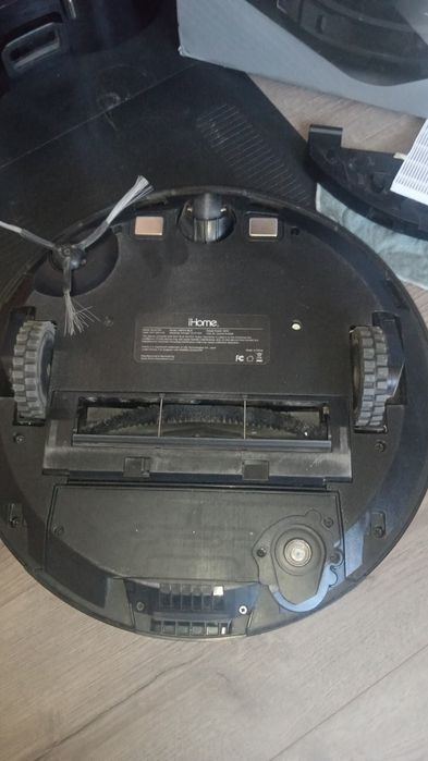 Продам робот пилосос ihome