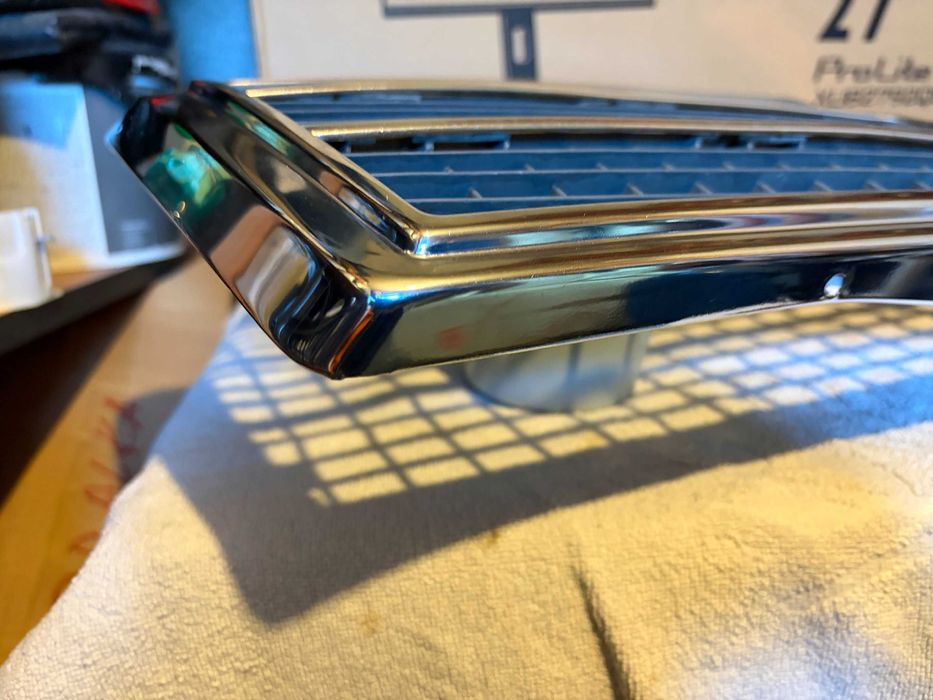 Gril Atrapa  MERCEDES W201 190