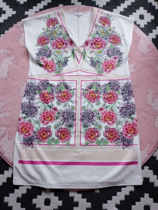 Sukienka damska biała w kwiaty ołówkowa kimono