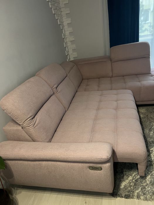 Kanapa narożna wysuwana elektrycznie