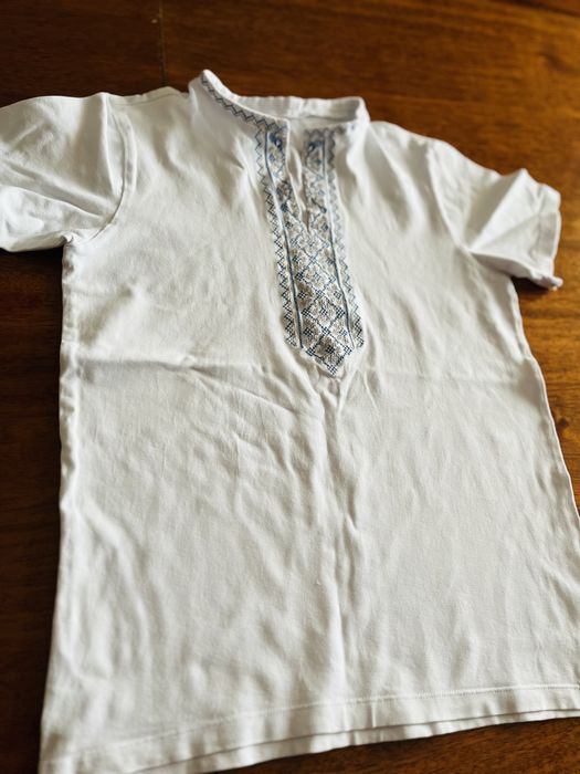 Вишита футболка для хлопчика 6-8 років