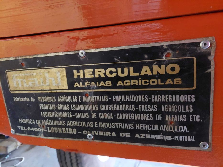 Reboque Herculano com matricula.