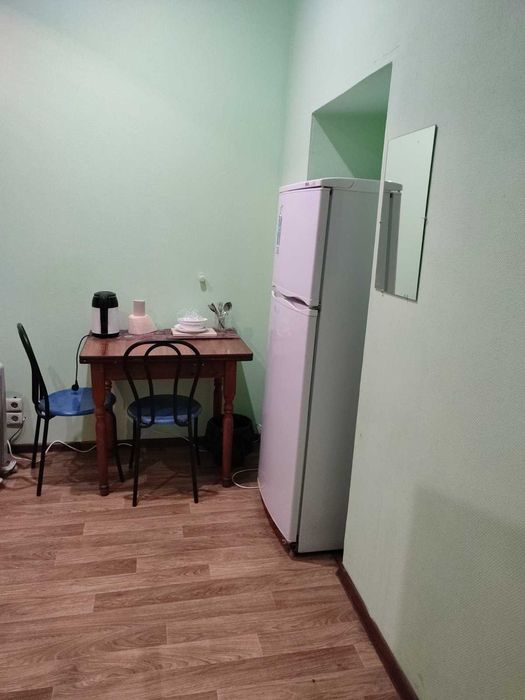 Кімната поруч з метро Вокзальна