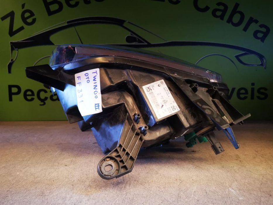 RENAULT TWINGO III FAROL DIREITO - FF331