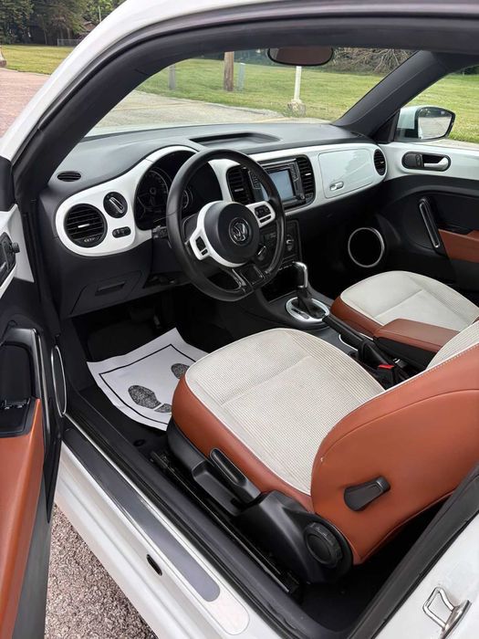 Volkswagen Beetle SE      2016