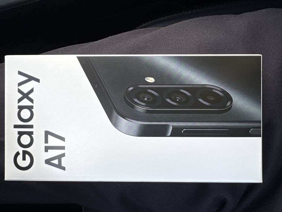 Smartphone SAMSUNG A17 novo- 256 GB - Preto)