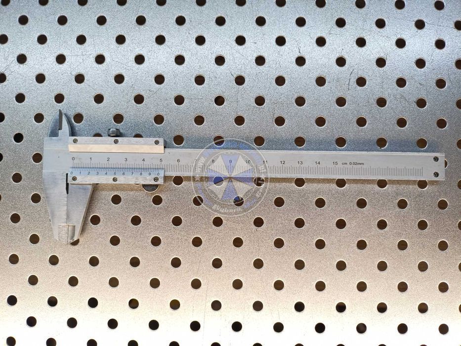 Suwmiarka inox 0-150mm + Etui  suwmiarka 150mm