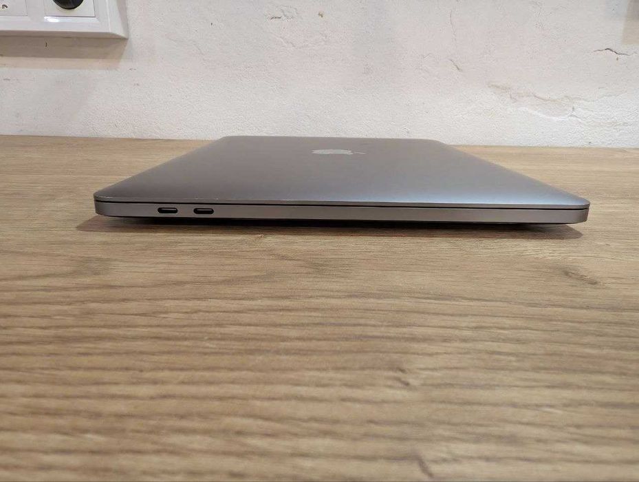 Ноутбук Apple MacBook Pro 13" A2251 / Retina / Core i5 / 16GB RAM / SSD 512GB / Гарантія / Кредит / ОПТОМ