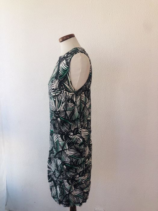 Vestido de verão padrão tropical