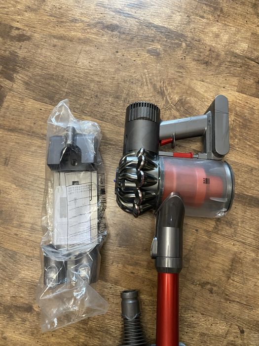 Аккумуляторный пылесос Dyson V6 Fluffy: 5 600 грн. - Пылесосы Сумы