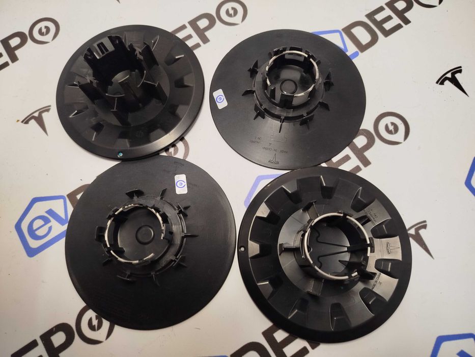 Диск колісний ковпак R21 9.5-10.5J UBERTURBINE на Tesla MY Performance