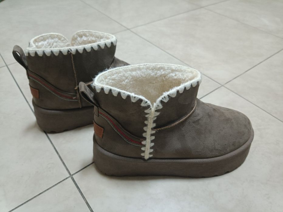 Botas com pêlo NOVAS