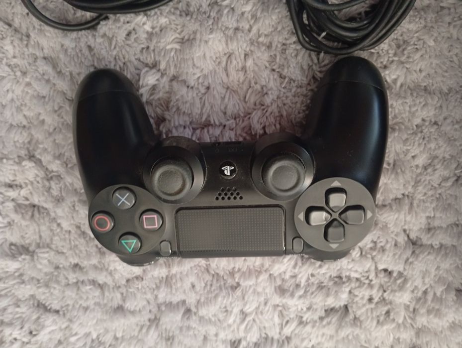 PS4 Pro na caixa completa