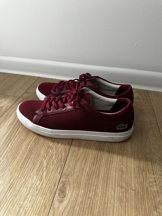 Buty sneakersy bordowe Lacoste