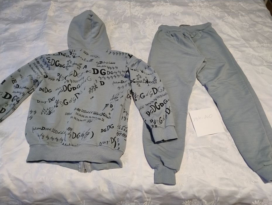 Dres dla dziewczynki 134-140
