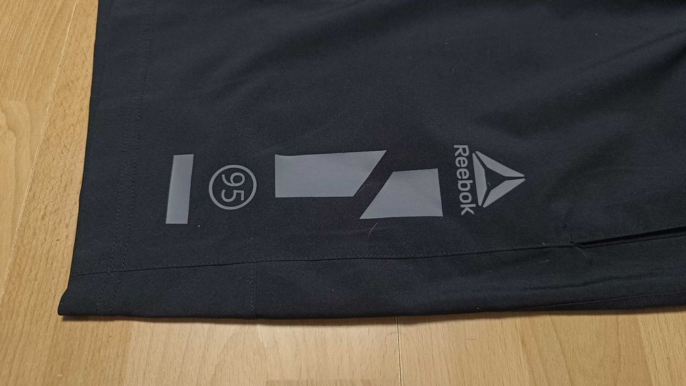 Męskie krótkie spodnie sportowe REEBOK r.L stan idealny