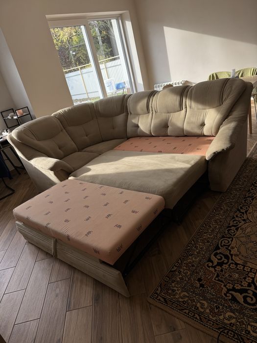 Угловой диван произведенный в Украине.