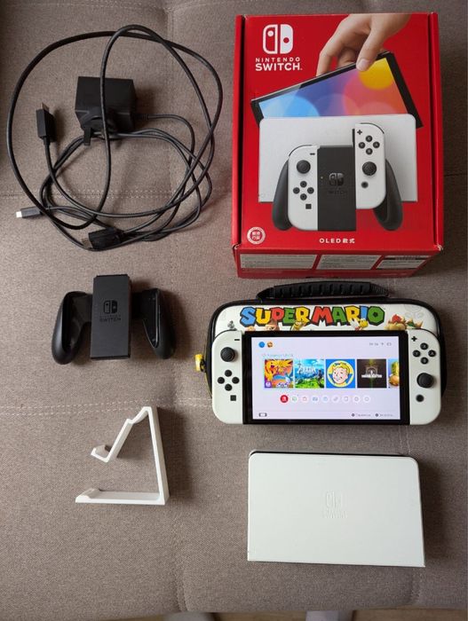 Nintendo Switch Oled 64gb. +Dock станція