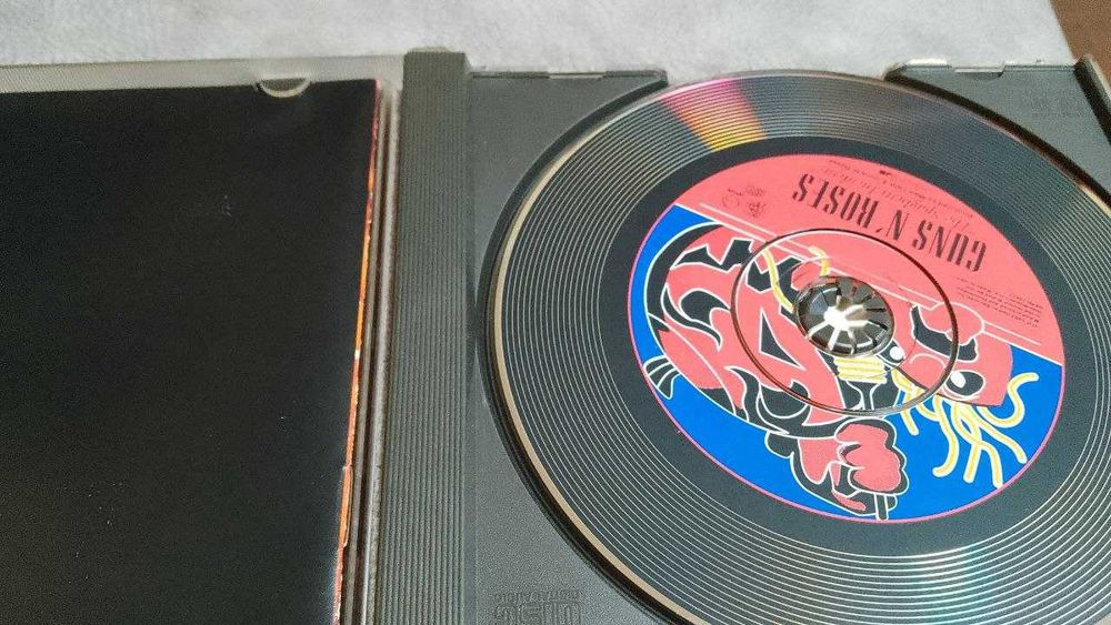 超レア:コレクターアイテムGuns N' Roses BOX ガンズ・アンド・ローゼズ 1991年のモンスターアルバム『Use Your