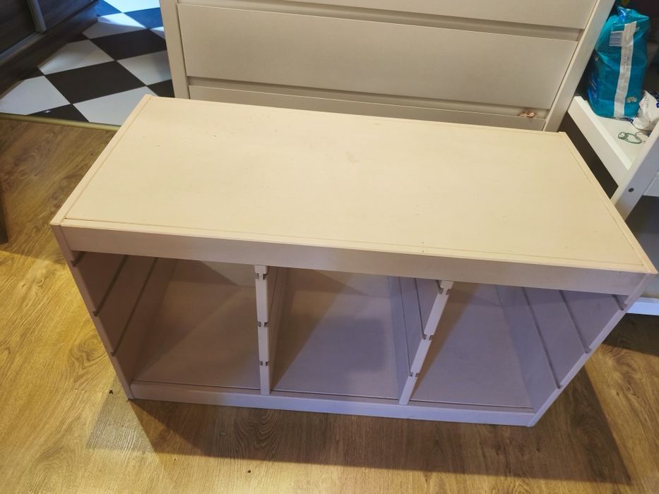 Ikea trofast różowy