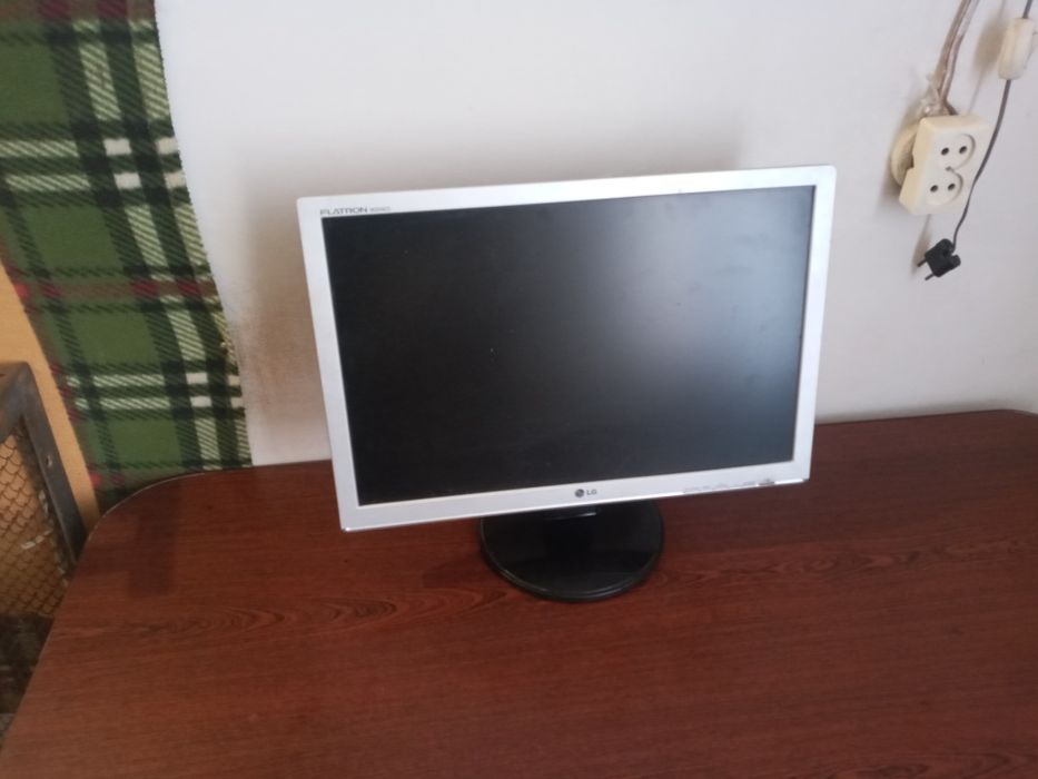 Монитор LG w2042s на запчасти