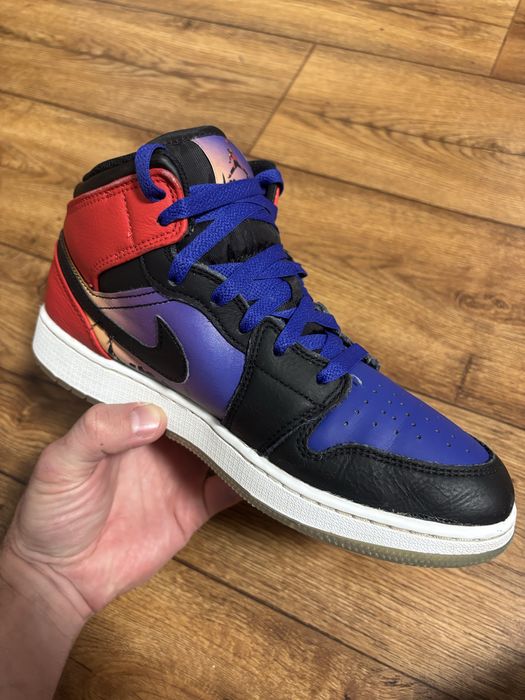 Nike Air Jordan 1 Mid "Skyline" 40 розмір