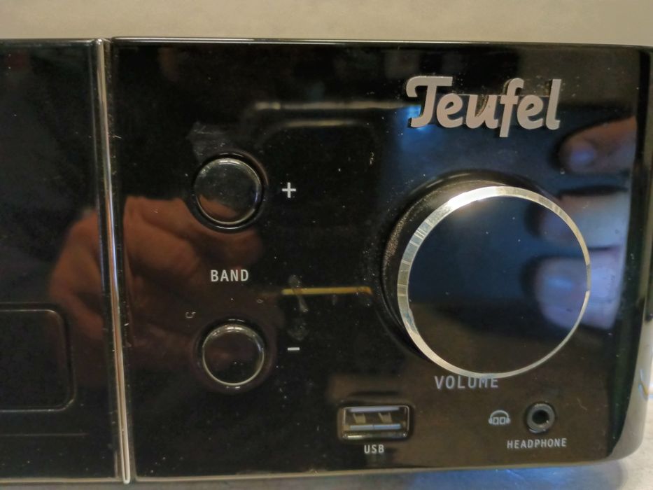 Amplituner 2.1 z DVD Teufel IP 500DR