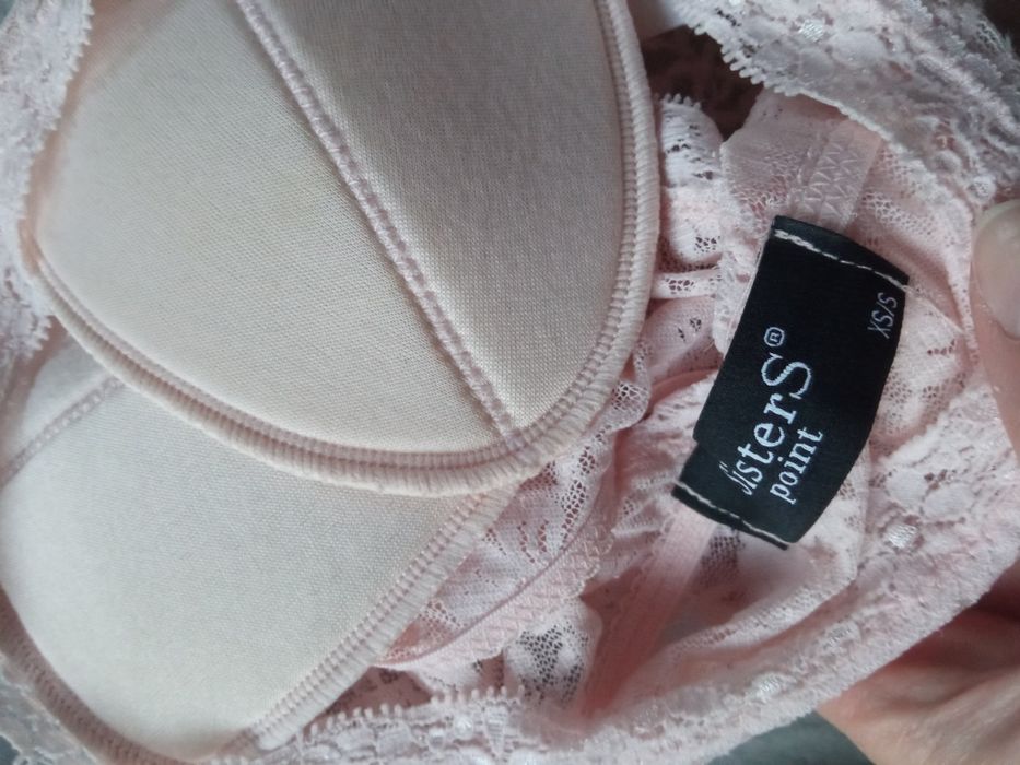 Biustonosz koronkowy różowy