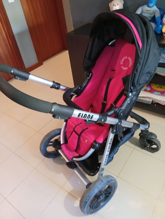 Carro de bebê semi novo
